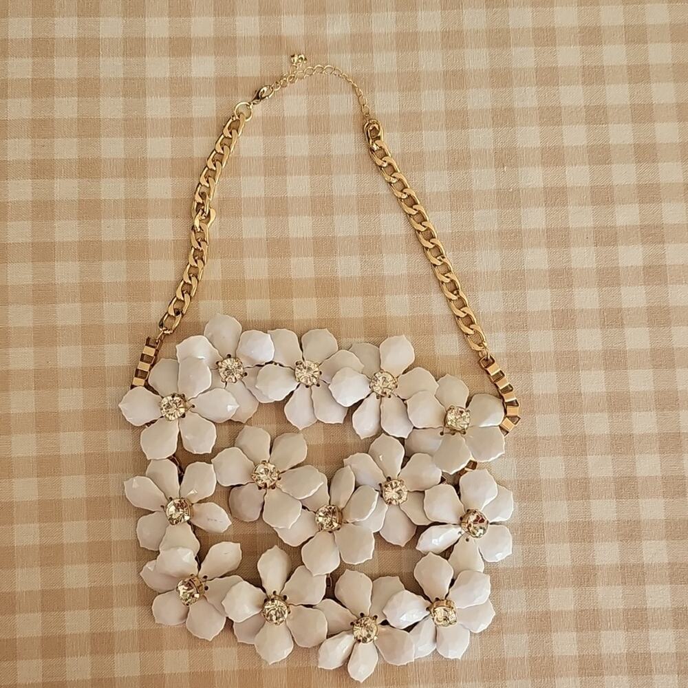 Costume Jewelry Womens OS White Daisy Floral Necklace Rhinestone Gold Accents
